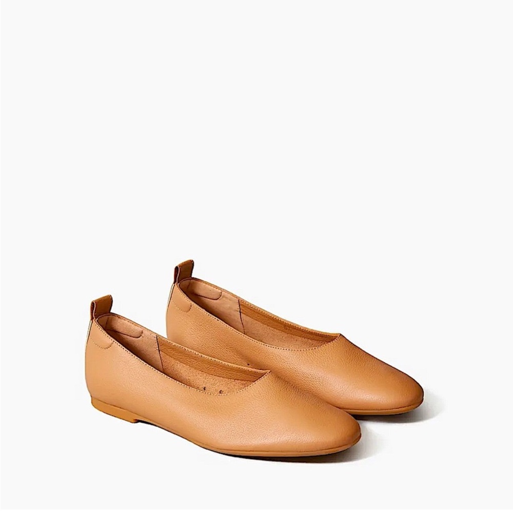 Everlane The Day Glove Italian Leather Flats SZ 8 NEW IN BOX - Tan color